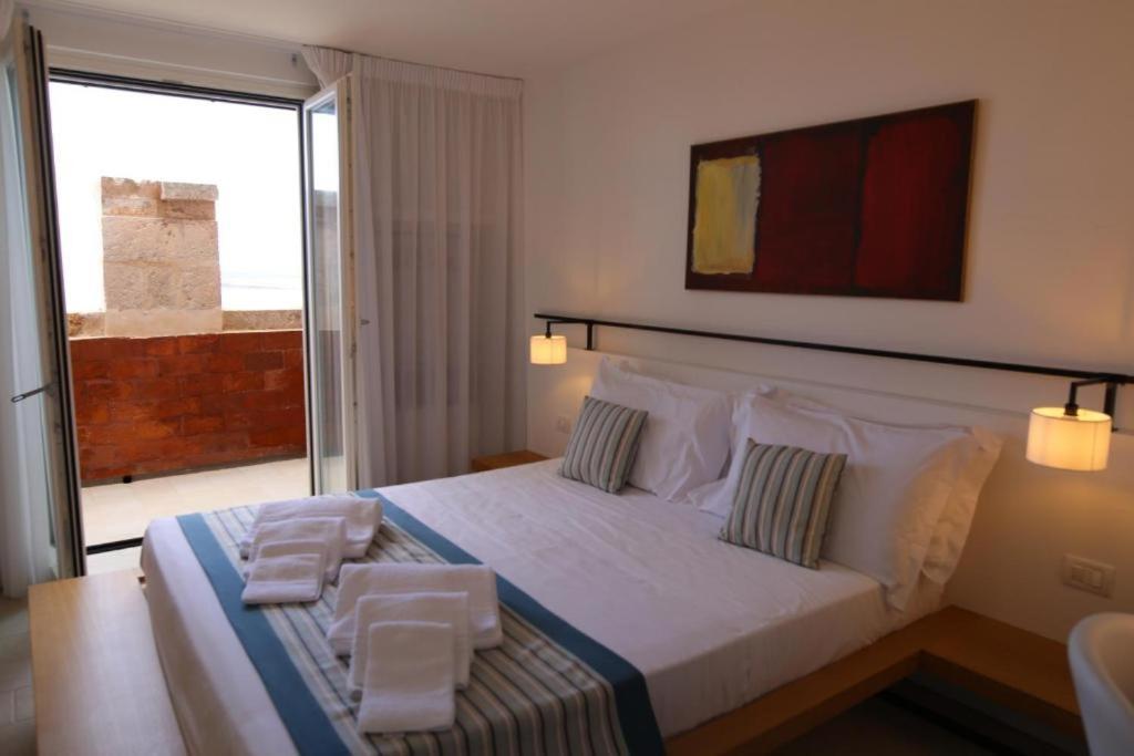 Castello Tafuri Hotel Portopalo Di Capo Passero Ngoại thất bức ảnh