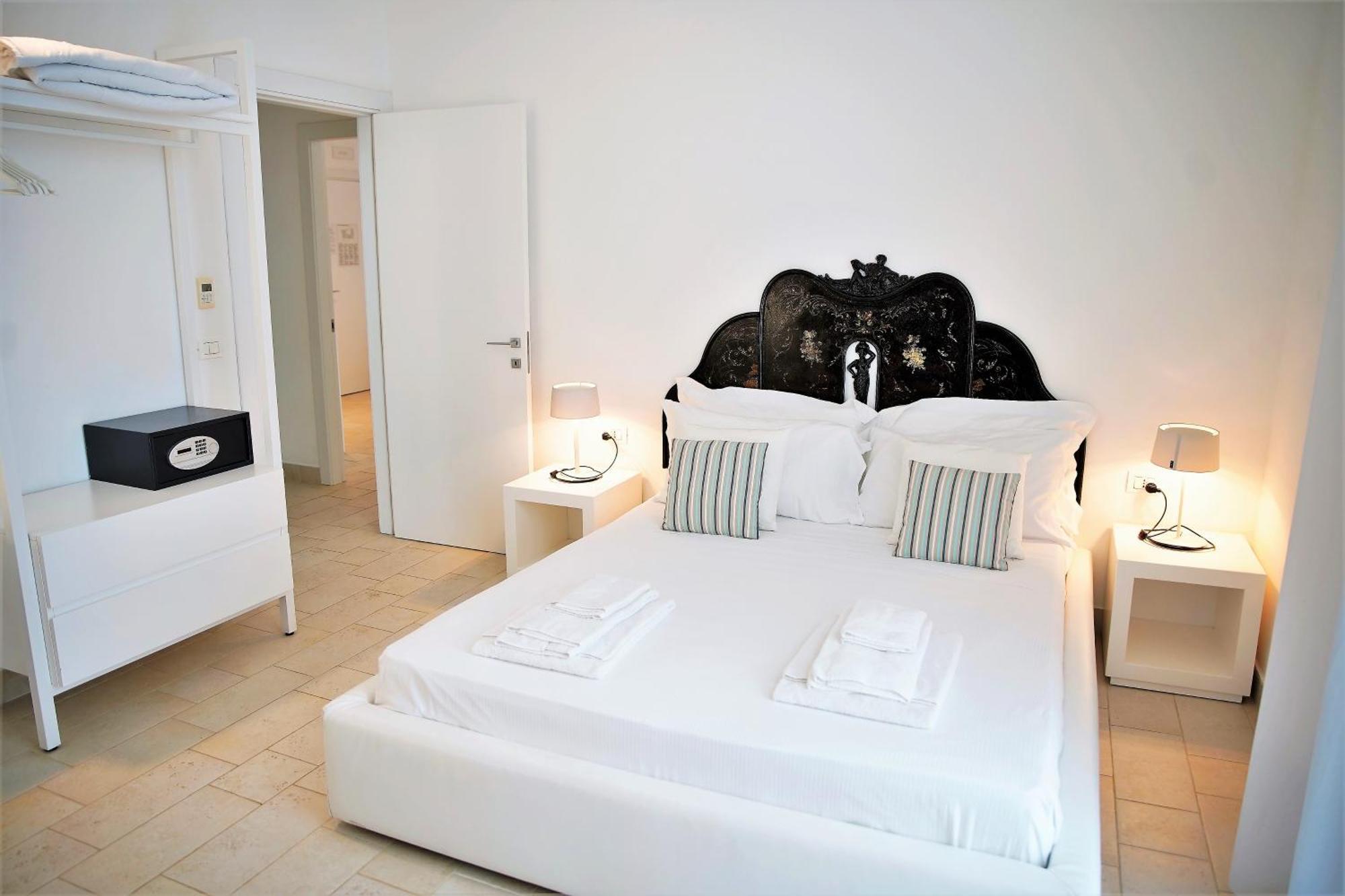 Castello Tafuri Hotel Portopalo Di Capo Passero Ngoại thất bức ảnh