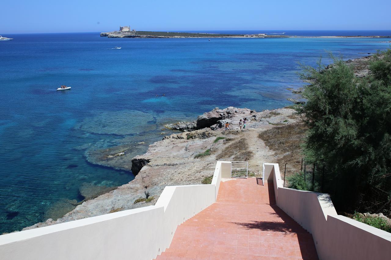 Castello Tafuri Hotel Portopalo Di Capo Passero Ngoại thất bức ảnh