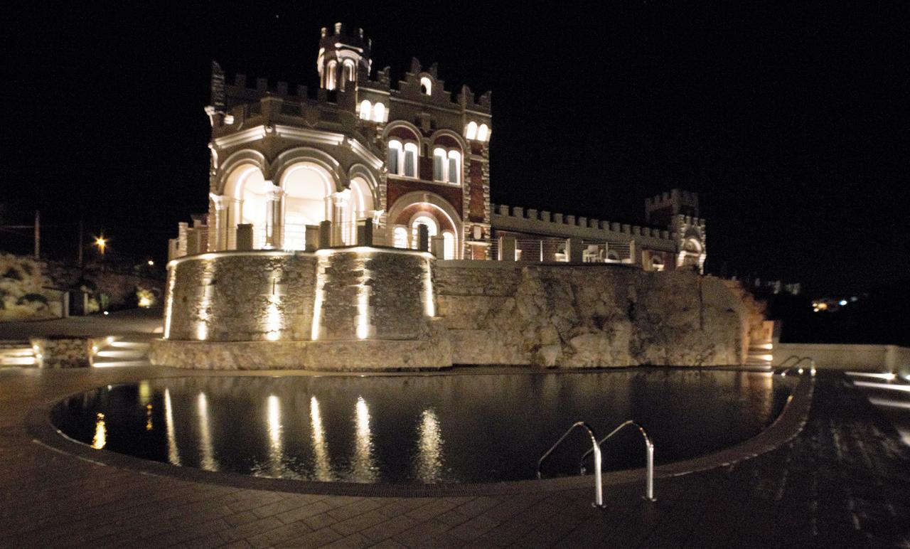 Castello Tafuri Hotel Portopalo Di Capo Passero Ngoại thất bức ảnh