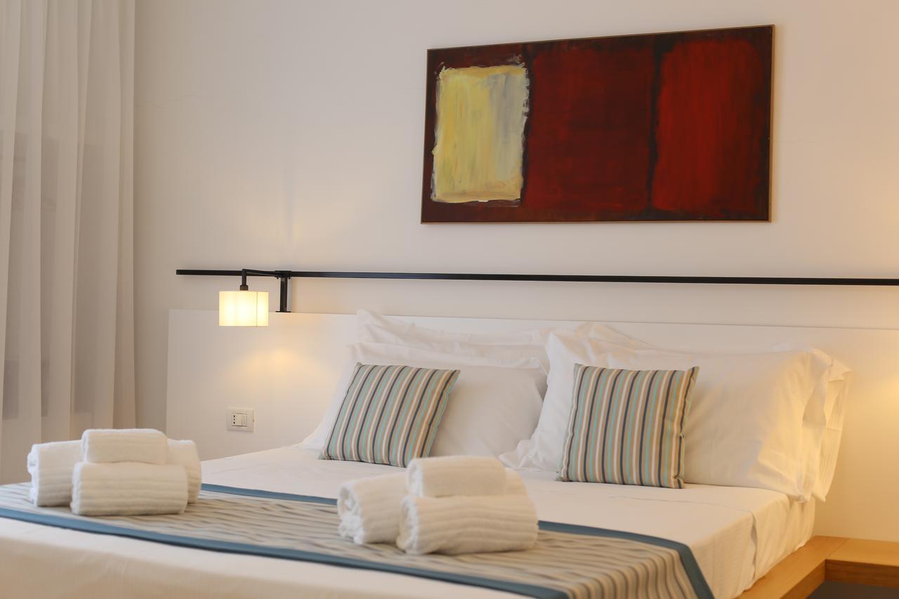 Castello Tafuri Hotel Portopalo Di Capo Passero Ngoại thất bức ảnh