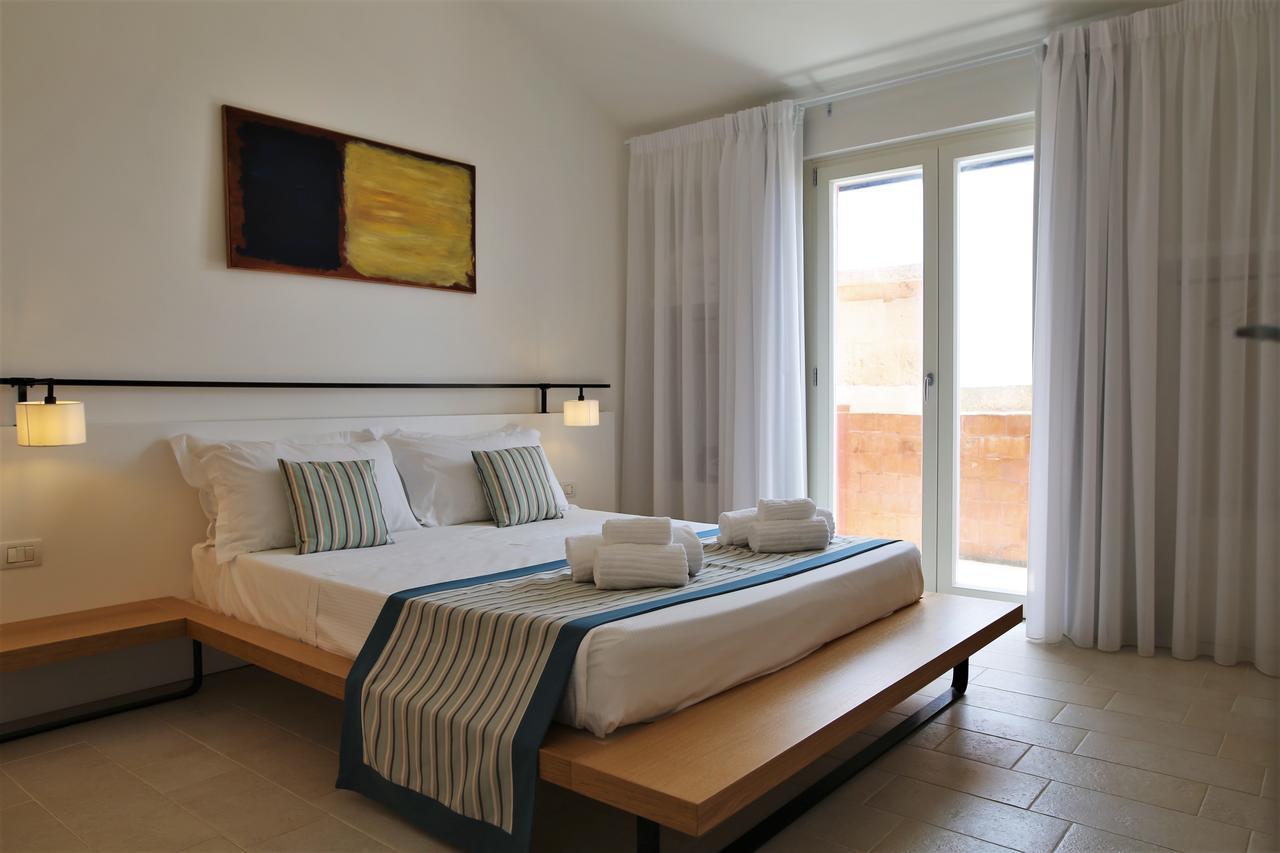 Castello Tafuri Hotel Portopalo Di Capo Passero Ngoại thất bức ảnh