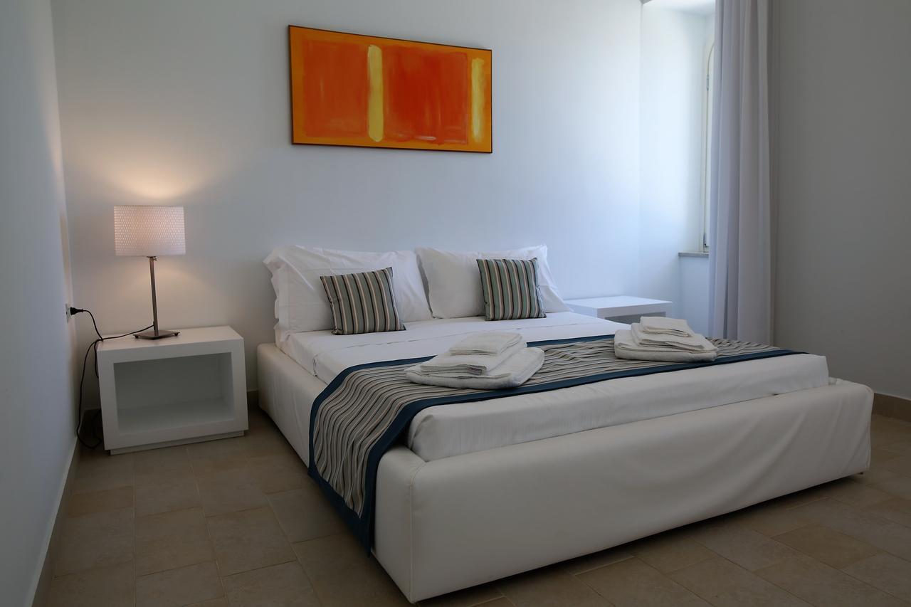 Castello Tafuri Hotel Portopalo Di Capo Passero Ngoại thất bức ảnh
