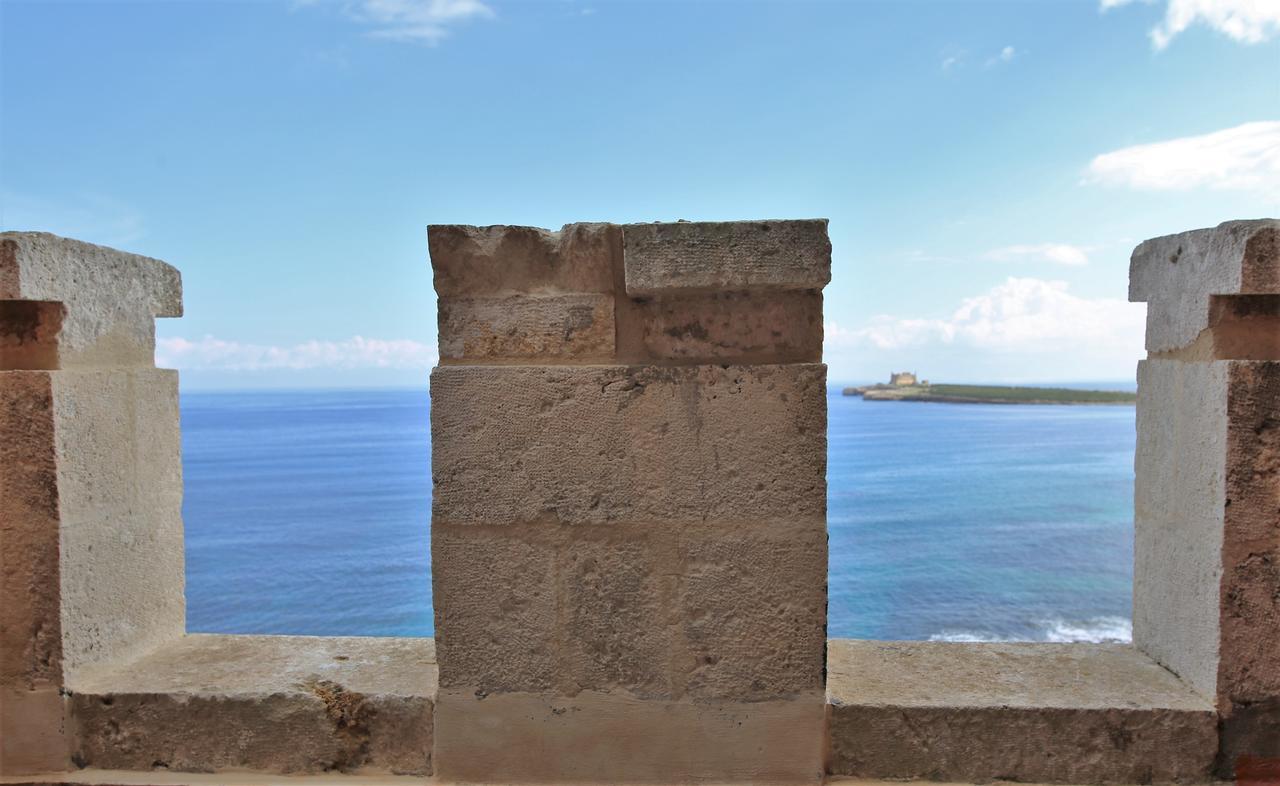 Castello Tafuri Hotel Portopalo Di Capo Passero Ngoại thất bức ảnh