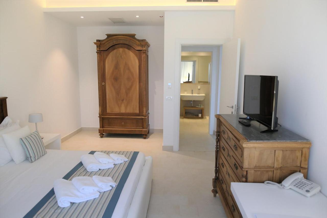 Castello Tafuri Hotel Portopalo Di Capo Passero Ngoại thất bức ảnh